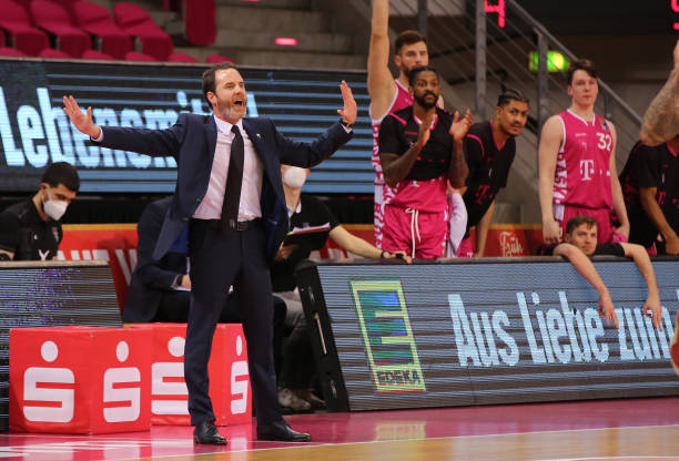 场备受瞩目 场备受瞩目